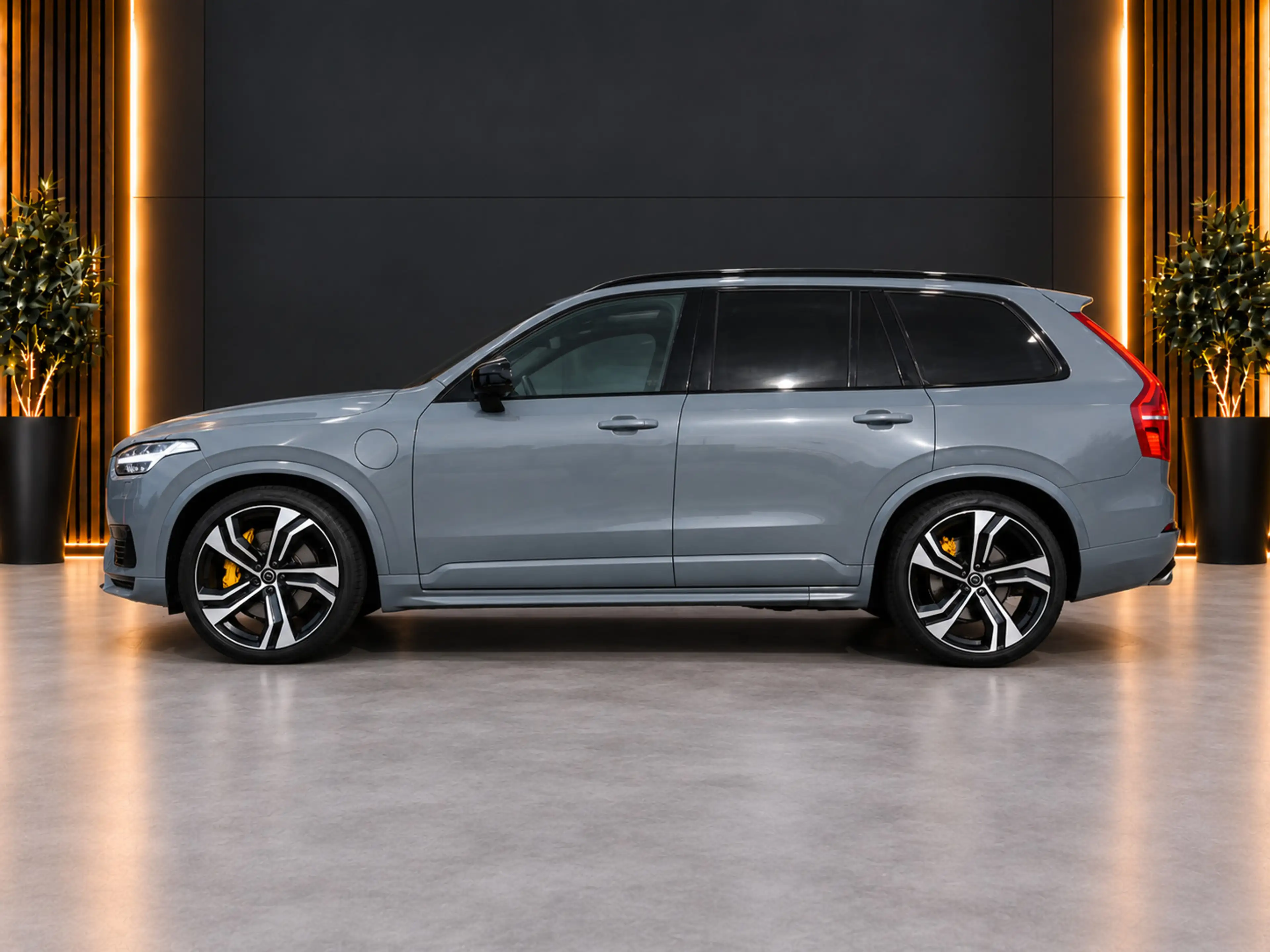 Volvo XC90 2.0 T8 Recharge AWD R-Design 7 Zits 421PK | Luchtv — photo 12