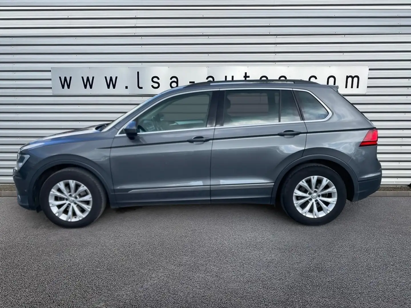 Volkswagen Tiguan 2.0 16V TDI BlueMotion 150 DSG7 Confortline Szary - 2