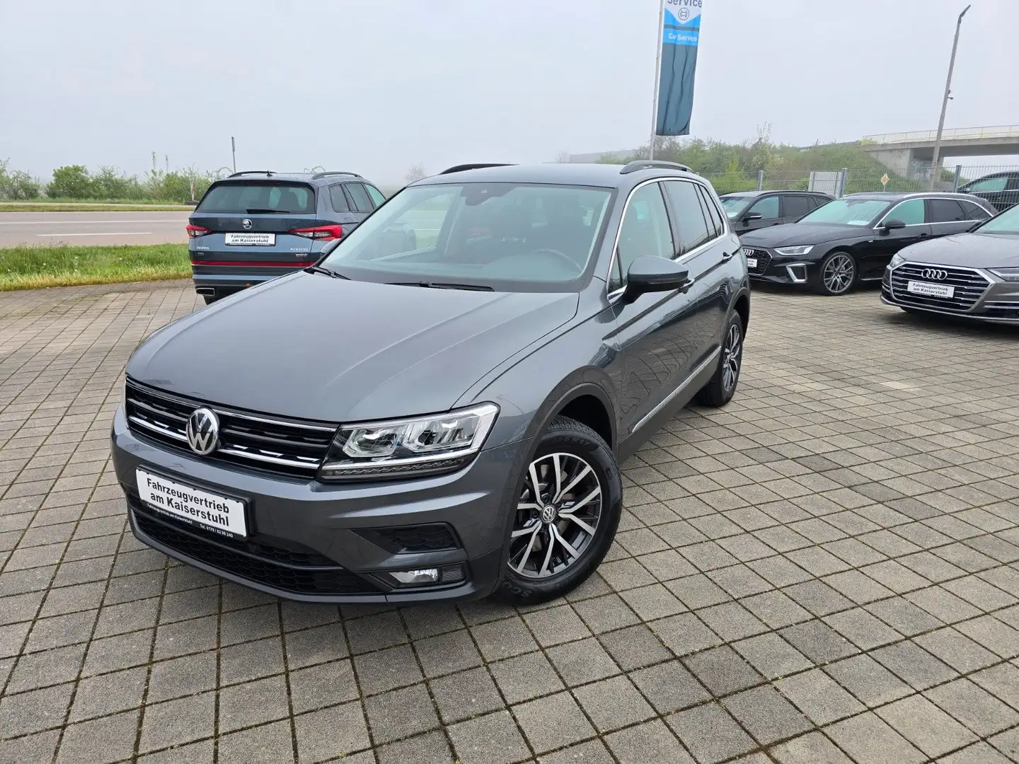 Volkswagen Tiguan Comfortline 4Motion DSG NAVI ACC LED DT Gris - 1