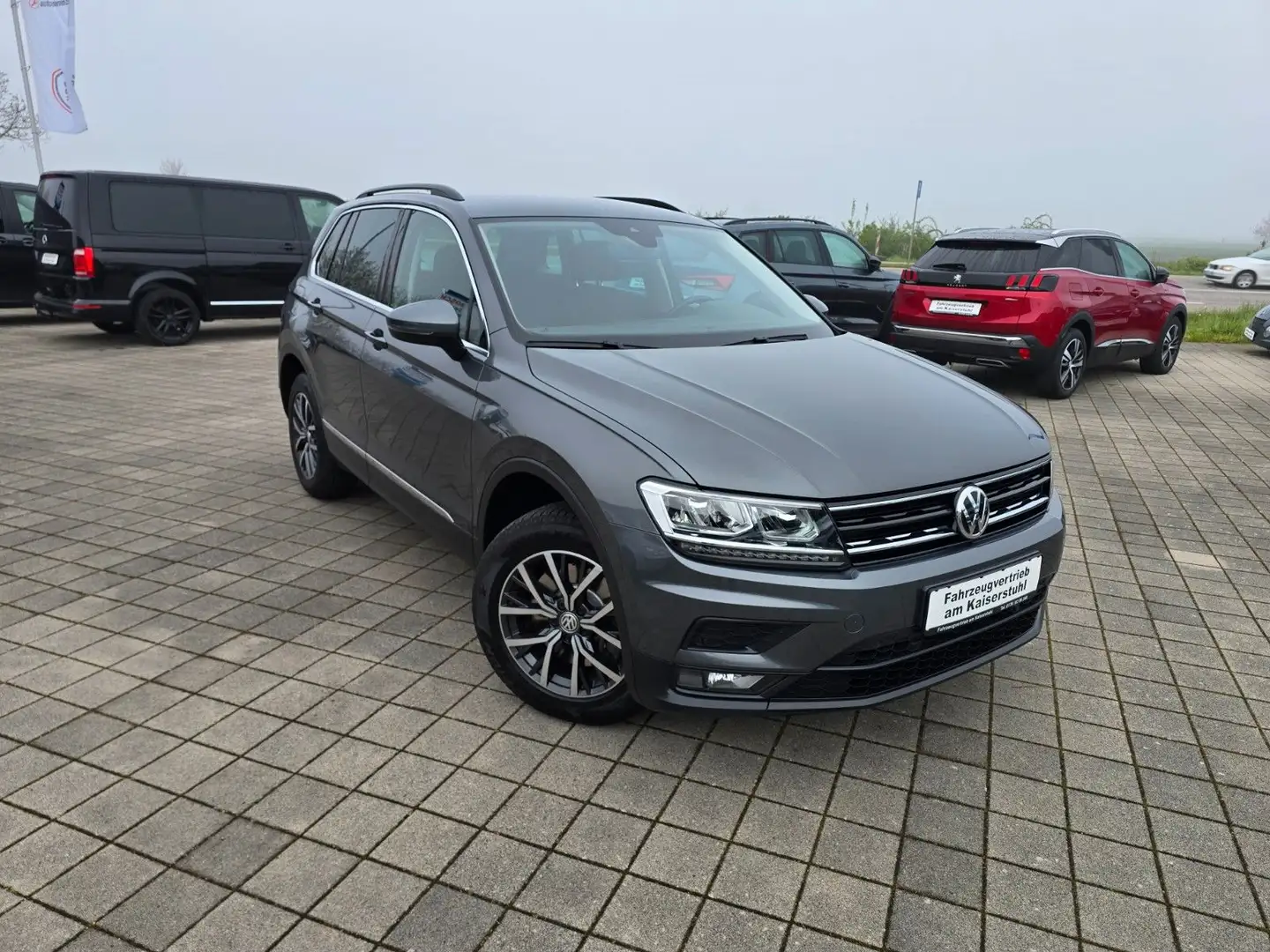 Volkswagen Tiguan Comfortline 4Motion DSG NAVI ACC LED DT Gris - 2