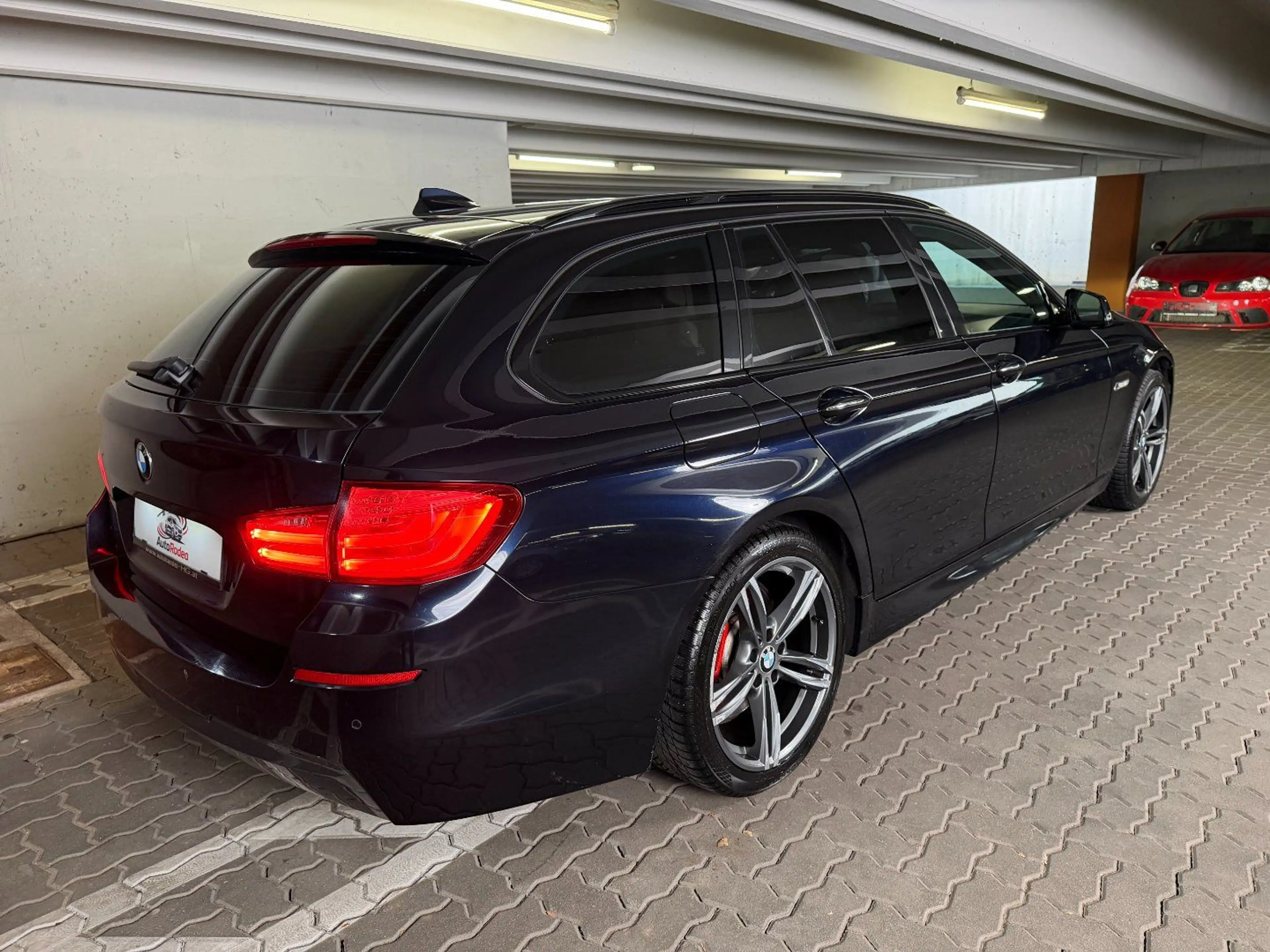 BMW 530 d Touring X Drive M-Sport — photo 3