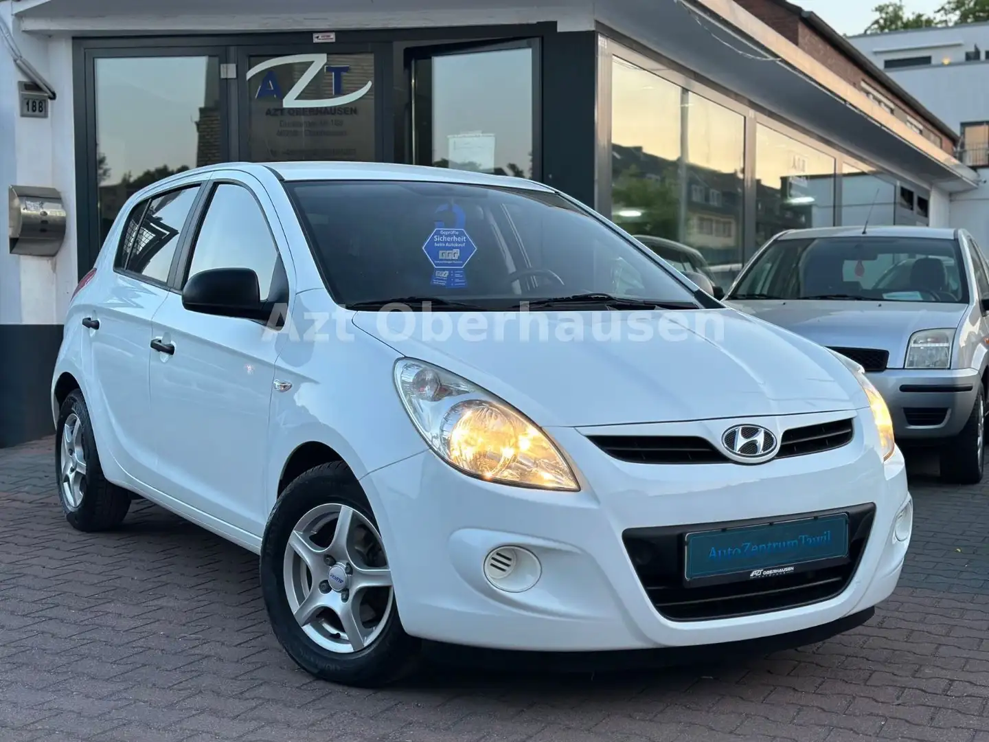 Hyundai i20 1.2*KLIMA*NUR 63TKM*TÜV NEU*1.HAND* Blanc - 1
