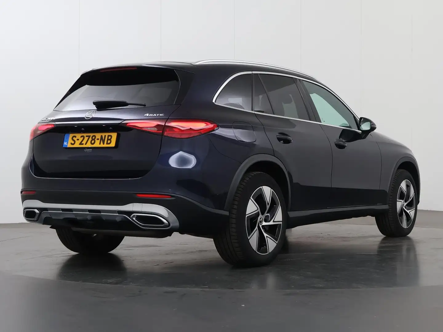 Mercedes-Benz GLC 300 300e 4MATIC Luxury Line | Burmester | Panoramadak Blauw - 2