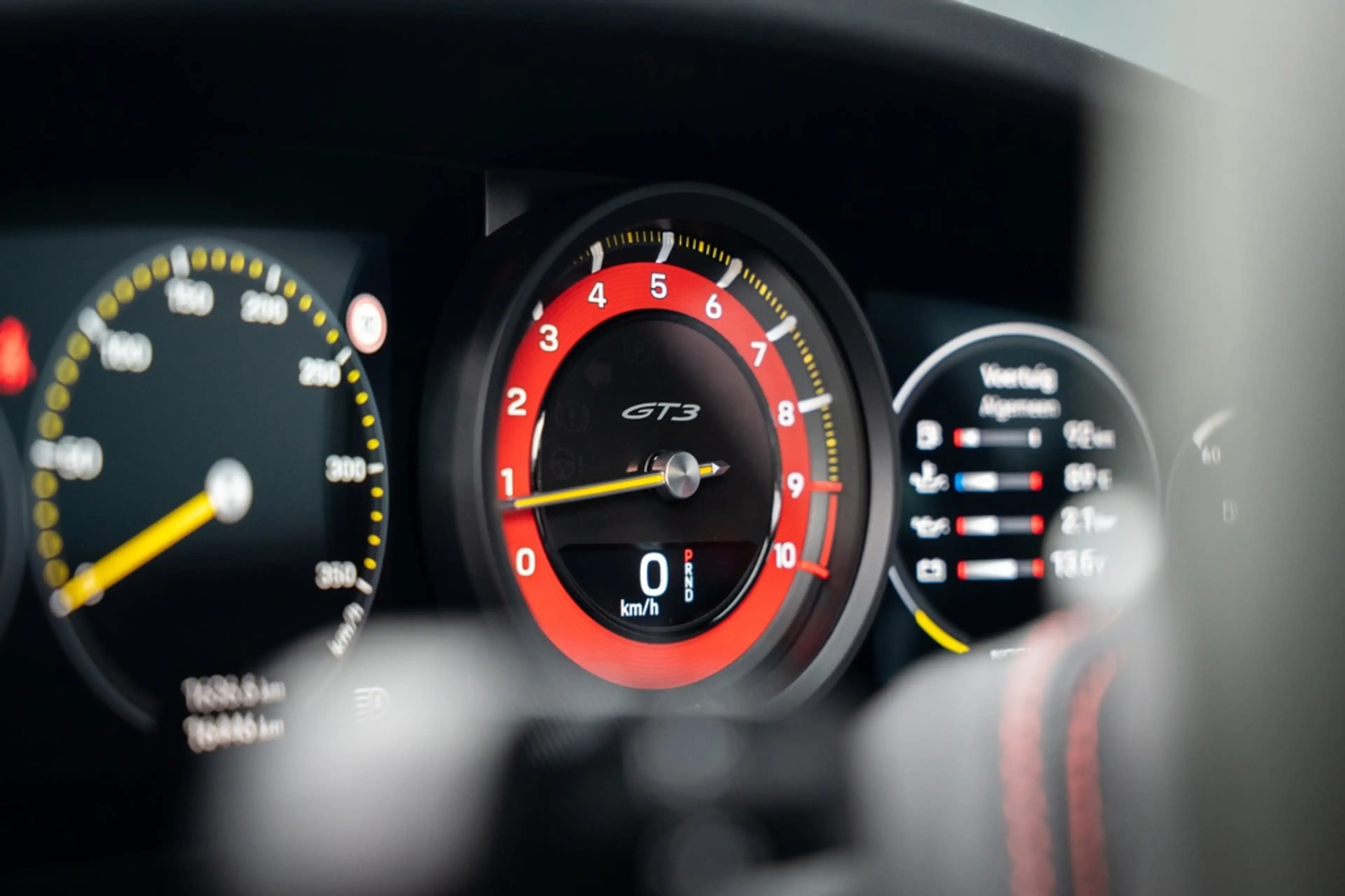 Porsche 992 4.0 GT3 992.1 | PCCB | Clubsport | Lift | Bose | P — photo 14