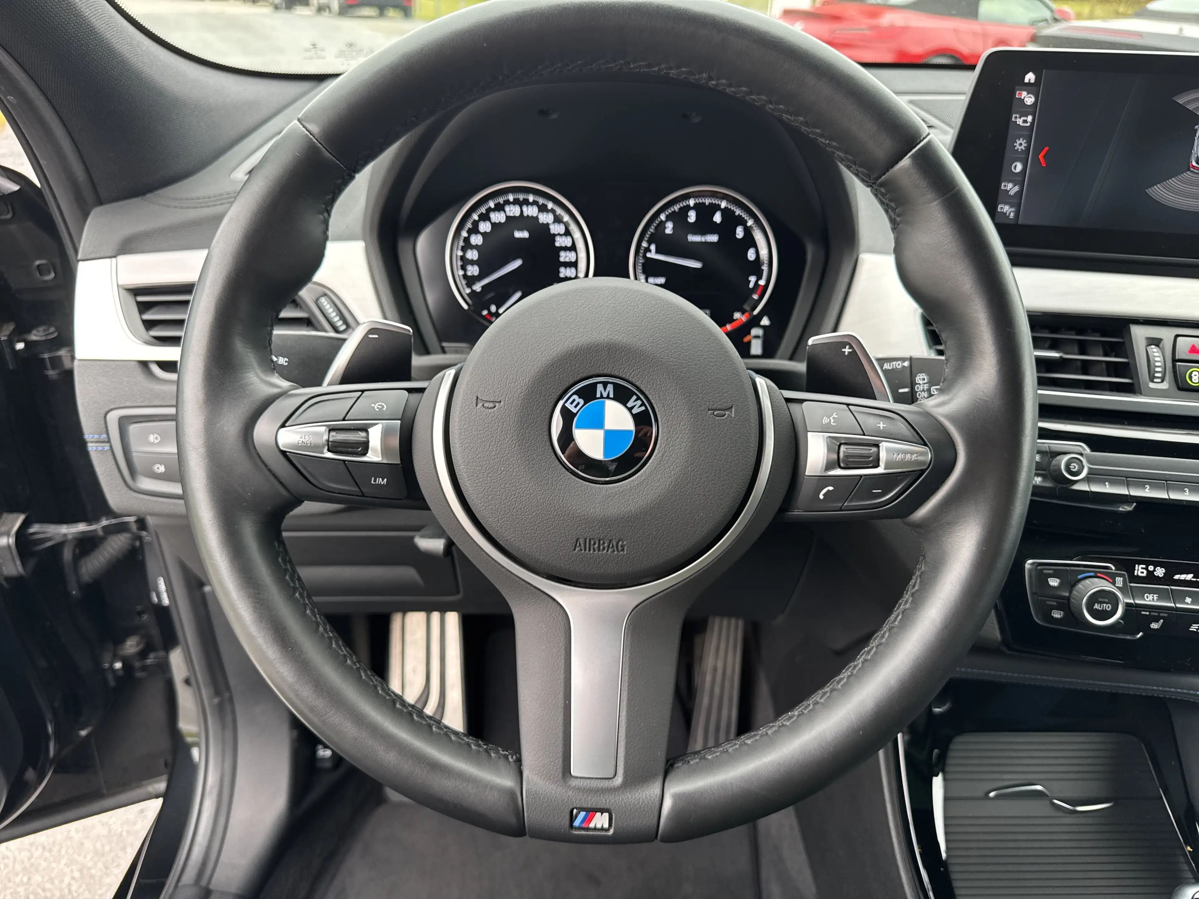 BMW X2 xDrive20i — photo 14