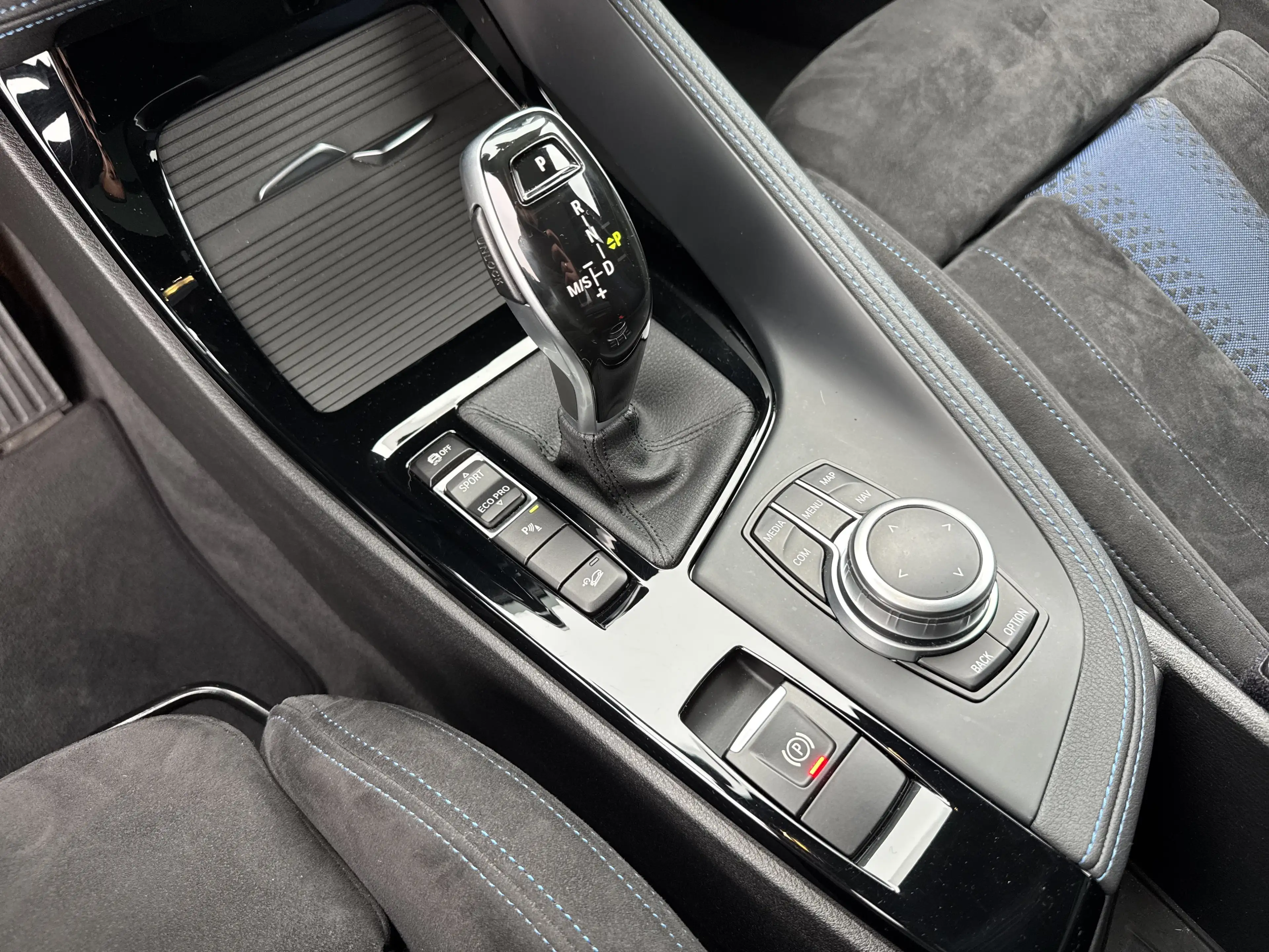 BMW X2 xDrive20i — photo 19