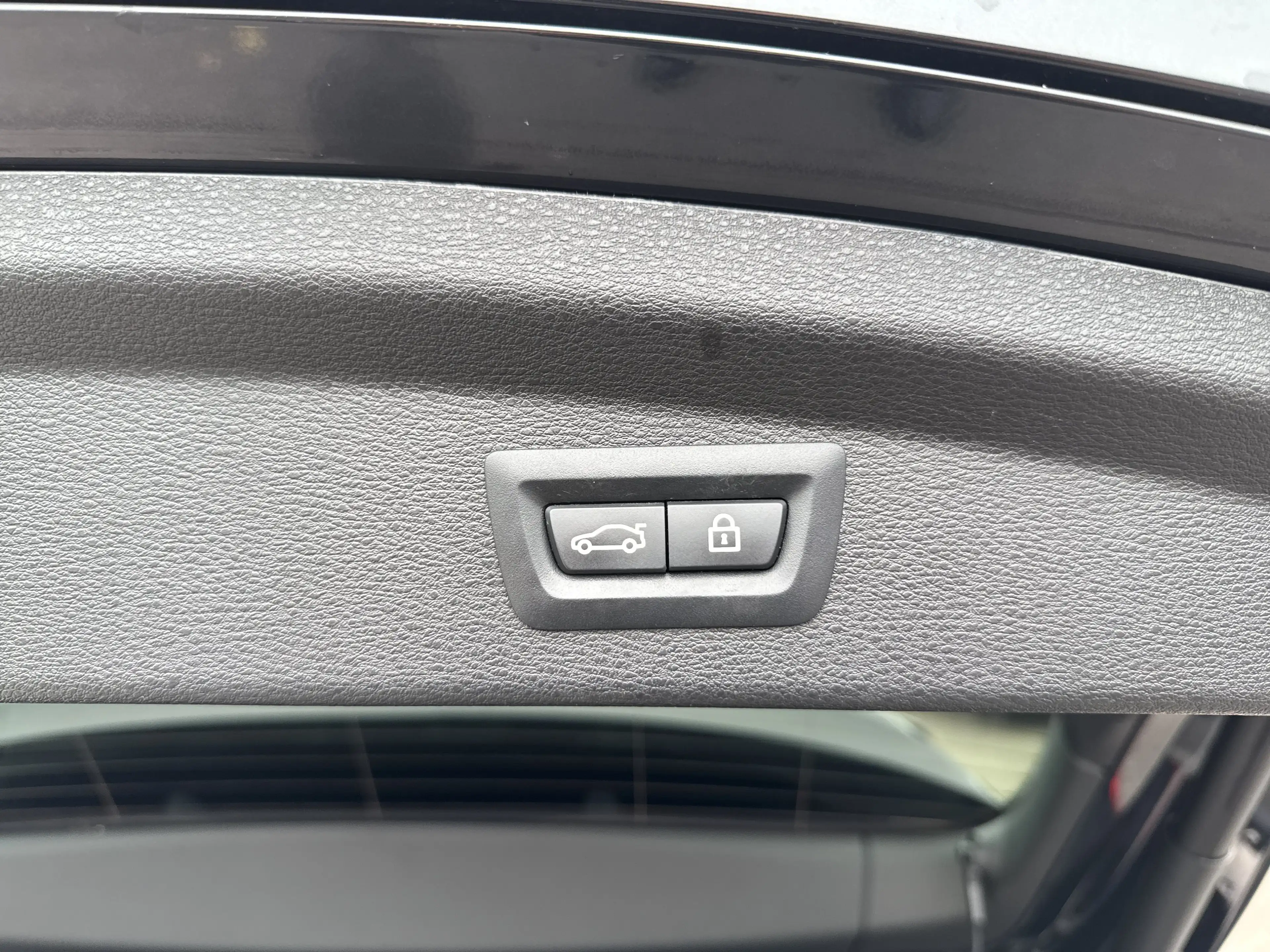 BMW X2 xDrive20i — photo 23