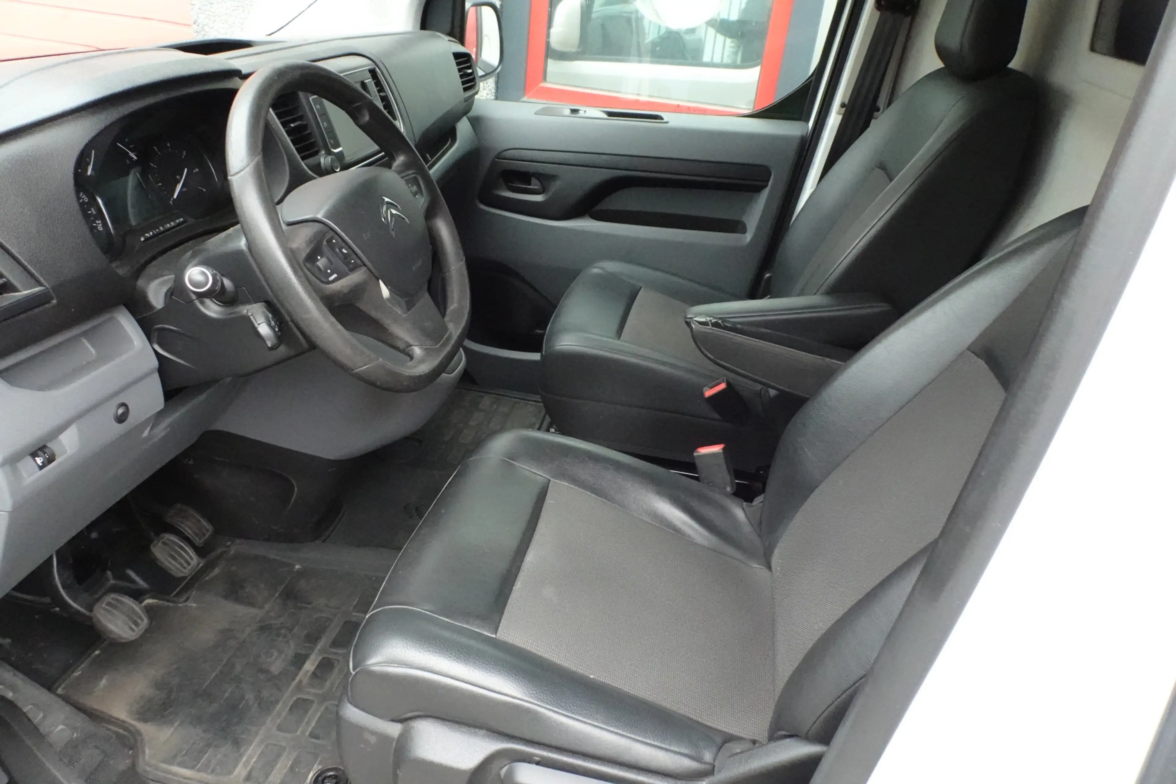 Citroen Jumpy 2.0 BlueHDI 120 M Club airco trekhaak imperiaal 2 — photo 15