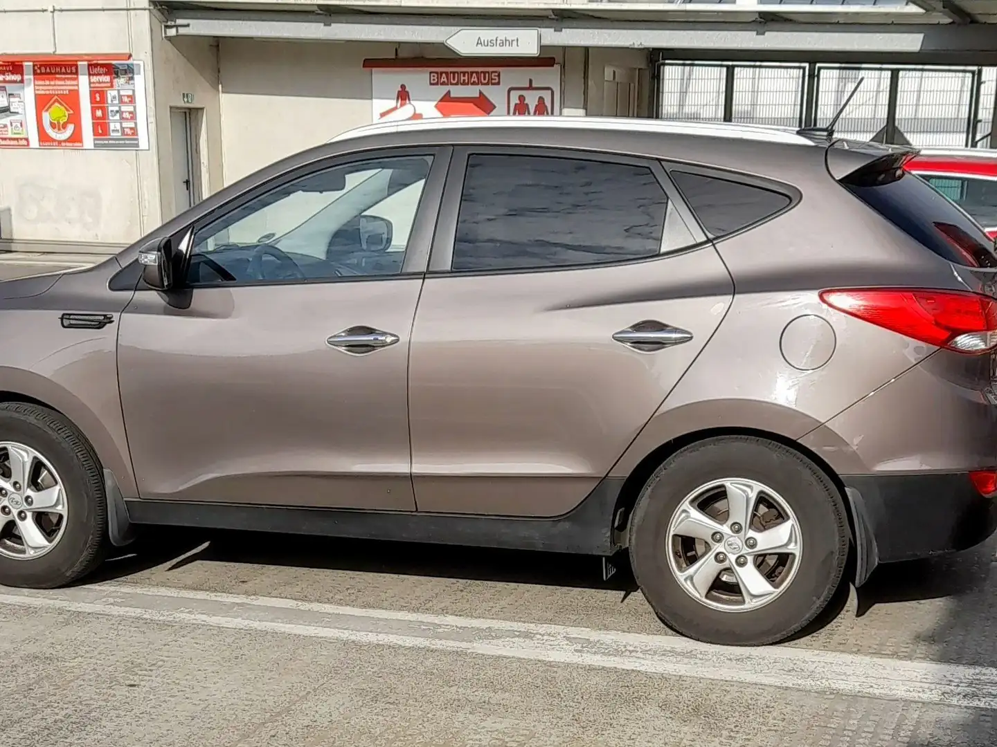 Hyundai iX35 ix35 2.0 4WD AutomatikPremium Grau - 2