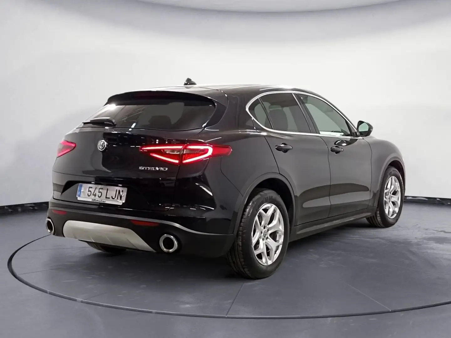 Alfa Romeo Stelvio Executive Negro - 2