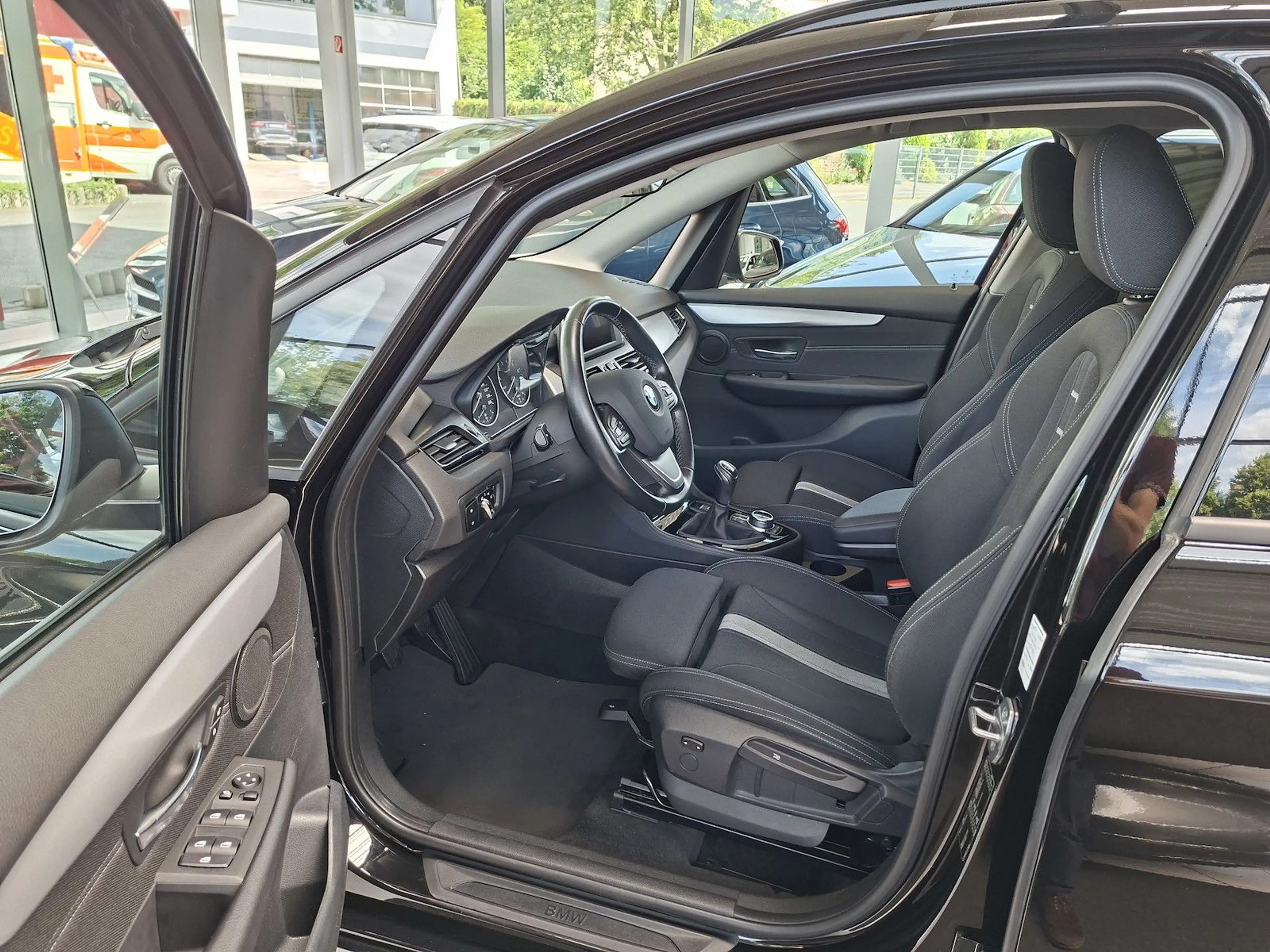 BMW 216 TOURER ADVANTAGE PTS SHZ — photo 5