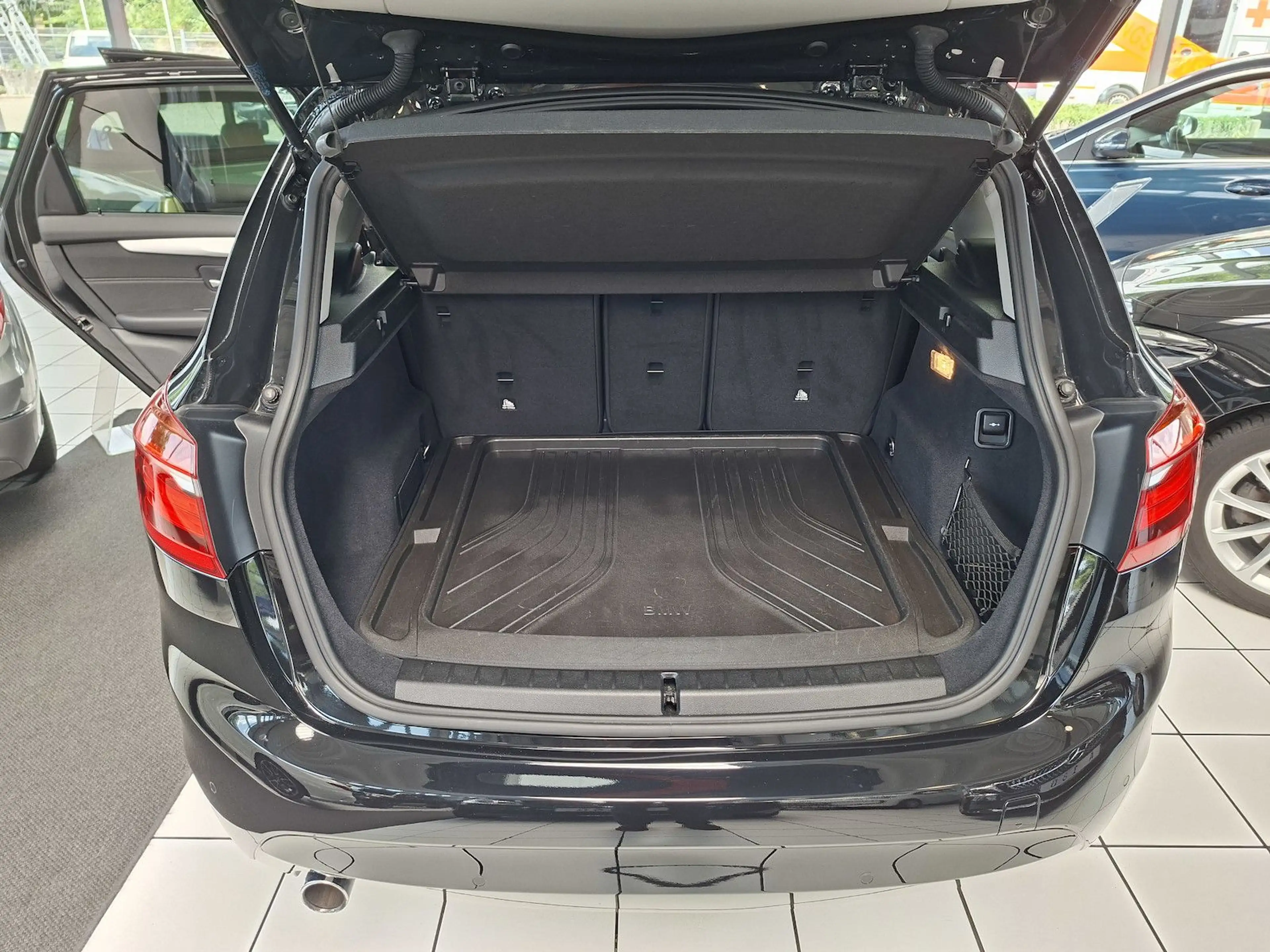 BMW 216 TOURER ADVANTAGE PTS SHZ — photo 8