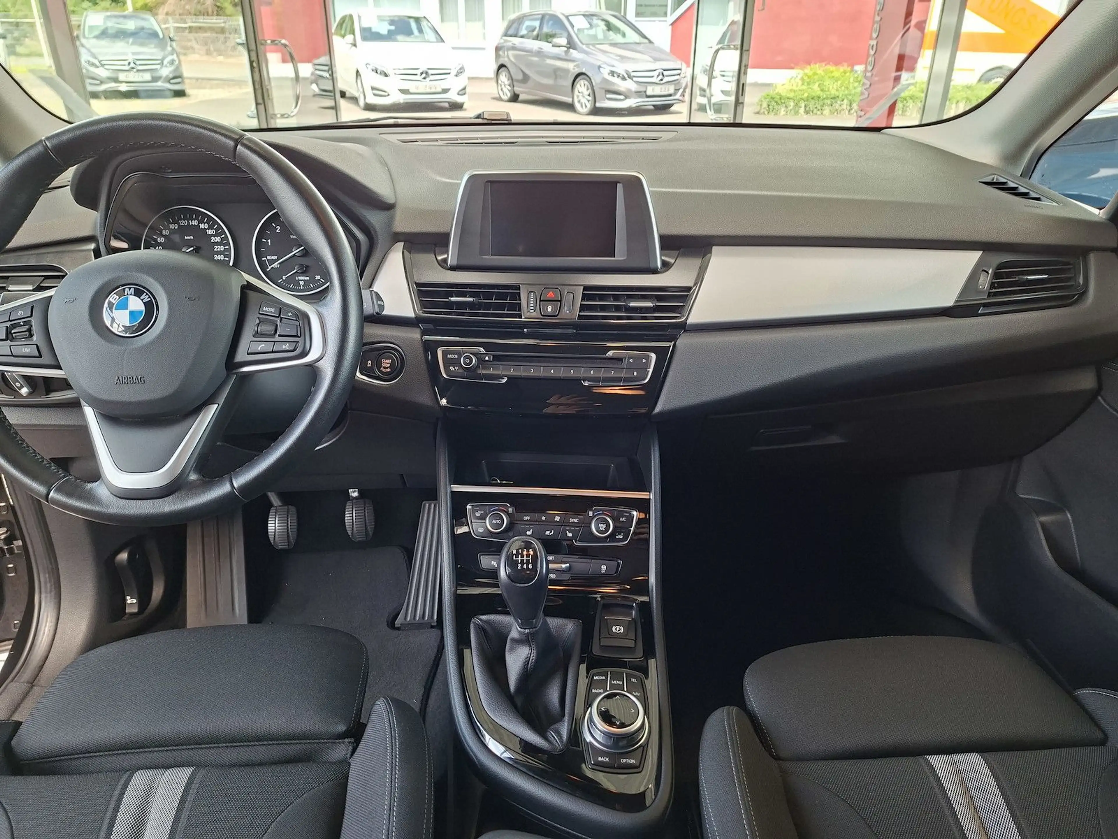 BMW 216 TOURER ADVANTAGE PTS SHZ — photo 10