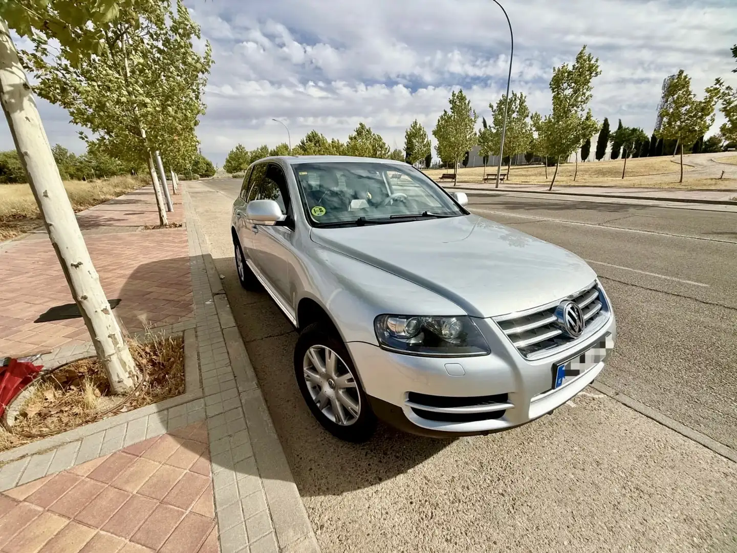 Volkswagen Touareg 2.5TDI R5 +Motion Tiptronic - 1