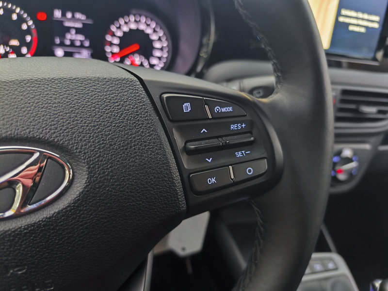 Hyundai i10 / AUTOMATIK / Allwetter / wenig KM — photo 11