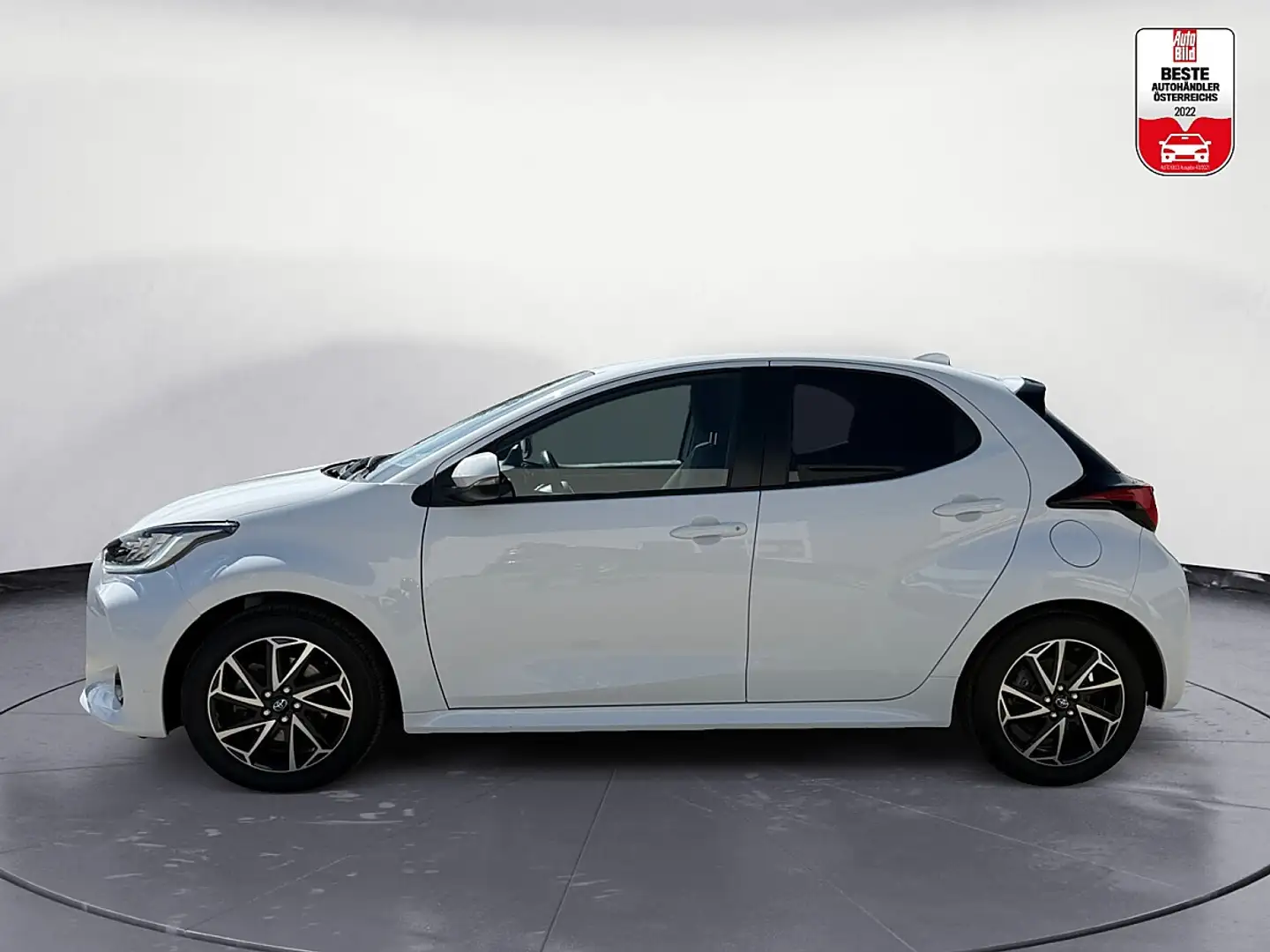 Toyota Yaris 1,5 VVT-i Hybrid Design Energie Weiß - 2