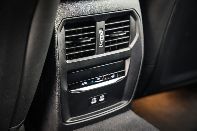 BMW 330 3-serie Touring 330e M-Sport Facelift | SOH 97% | — photo 35
