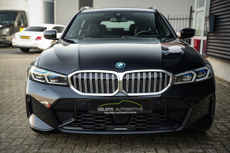 BMW 330 3-serie Touring 330e M-Sport Facelift | SOH 97% | — photo 36