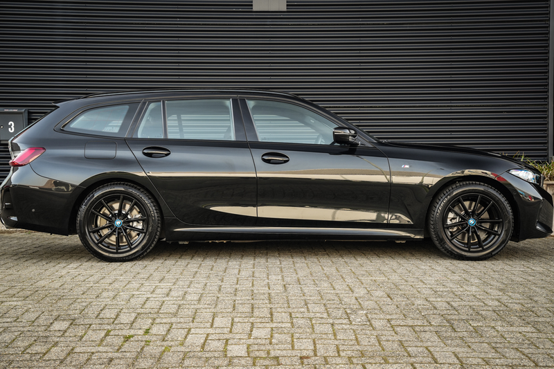 BMW 330 3-serie Touring 330e M-Sport Facelift | SOH 97% | — photo 19