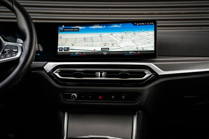 BMW 330 3-serie Touring 330e M-Sport Facelift | SOH 97% | — photo 11