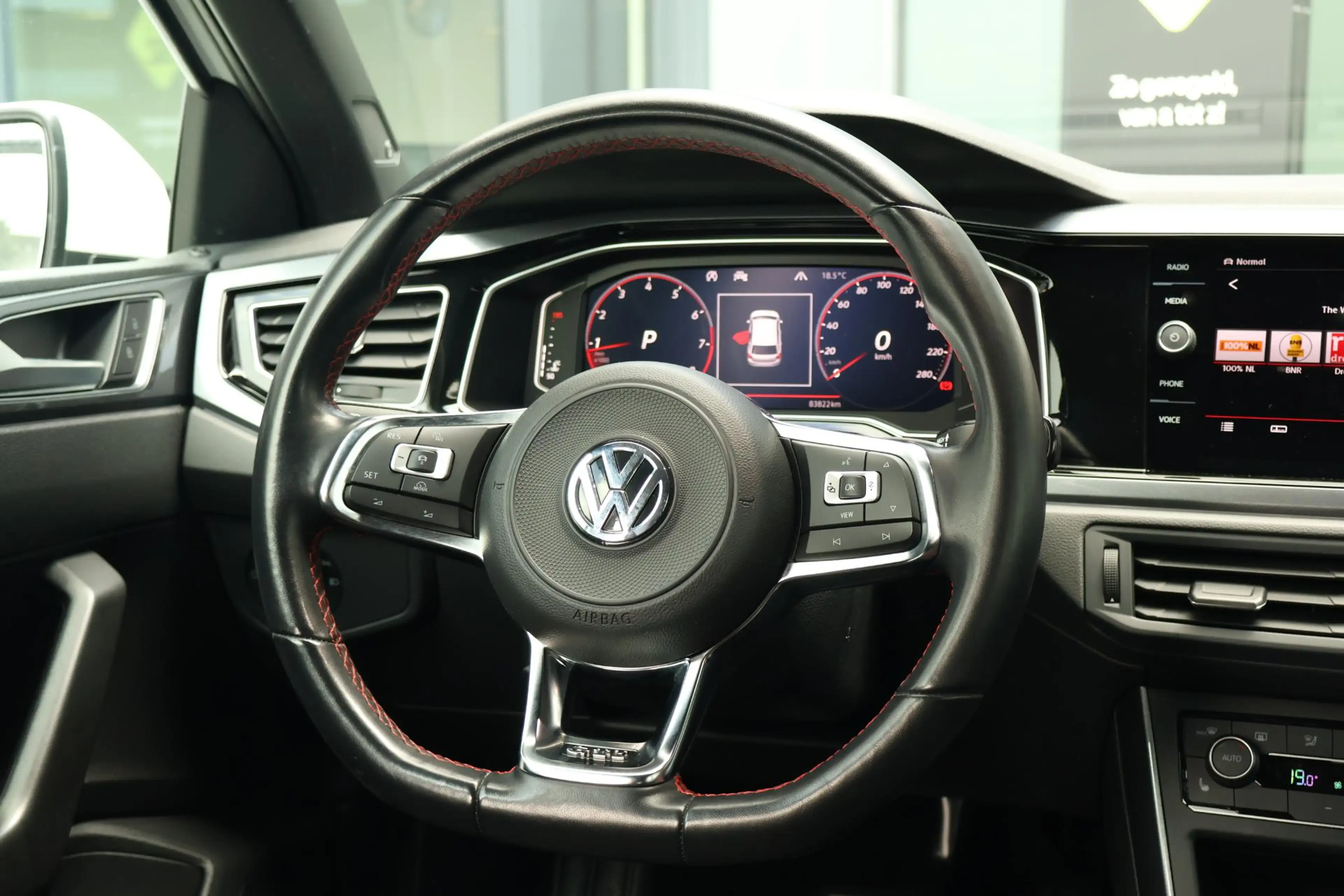 Volkswagen Polo GTI 2.0 TSI / Beats / PDC — photo 12