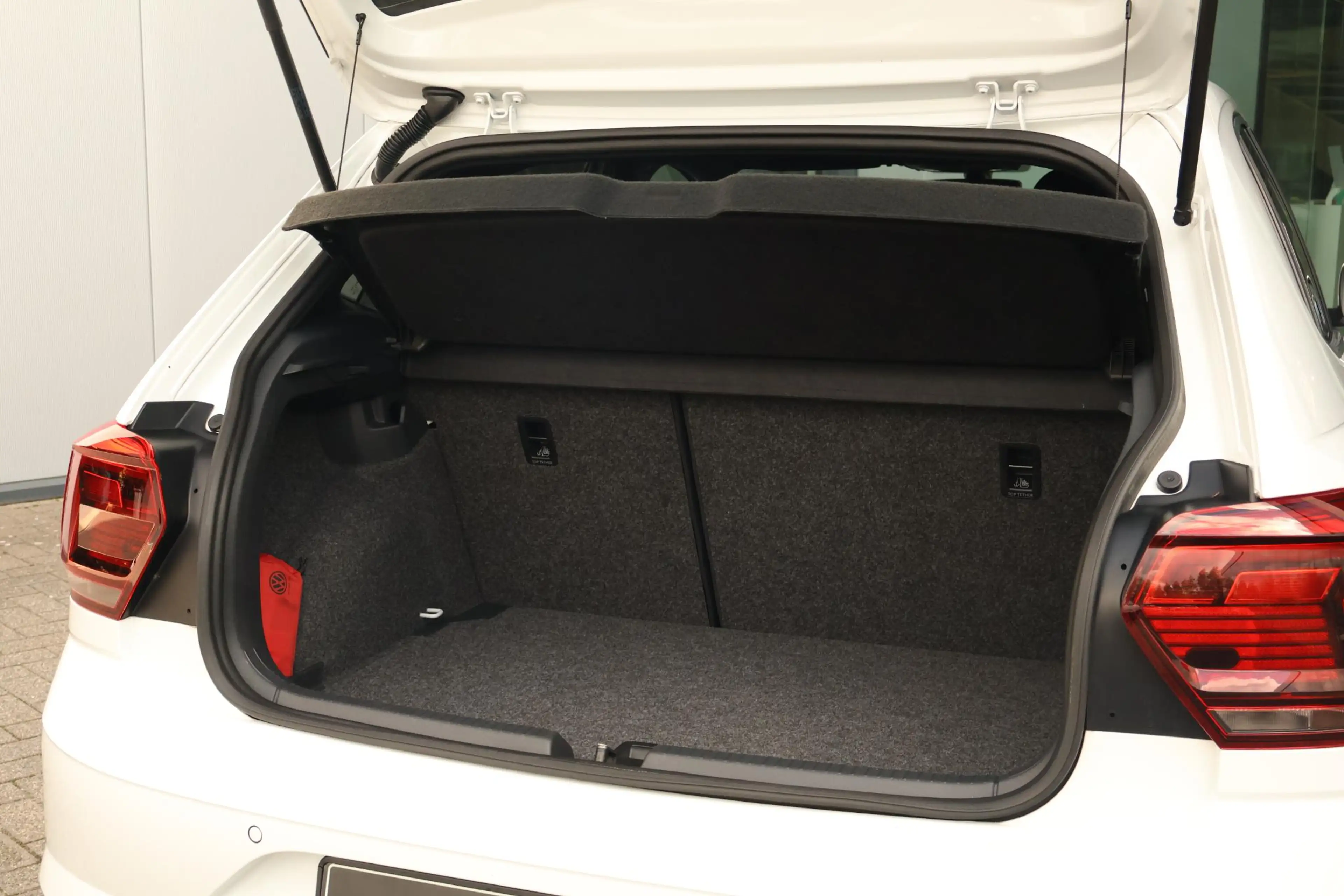 Volkswagen Polo GTI 2.0 TSI / Beats / PDC — photo 7