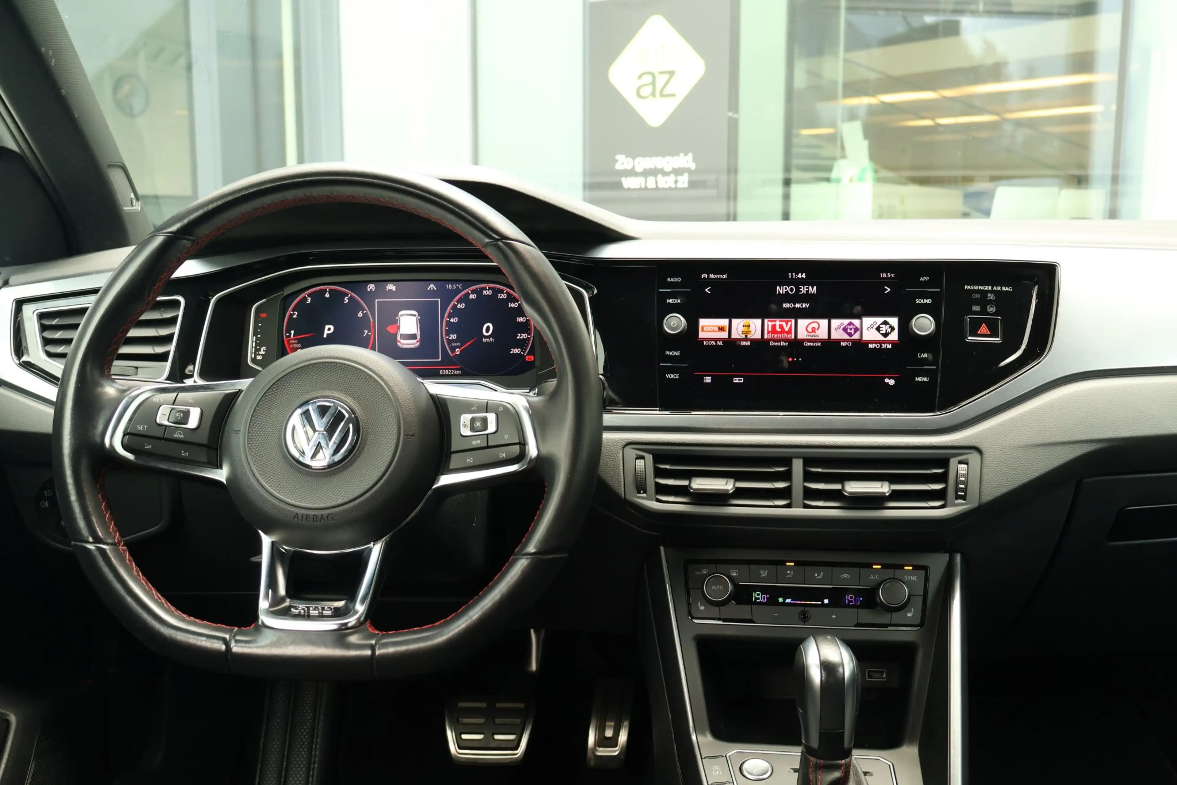 Volkswagen Polo GTI 2.0 TSI / Beats / PDC — photo 11