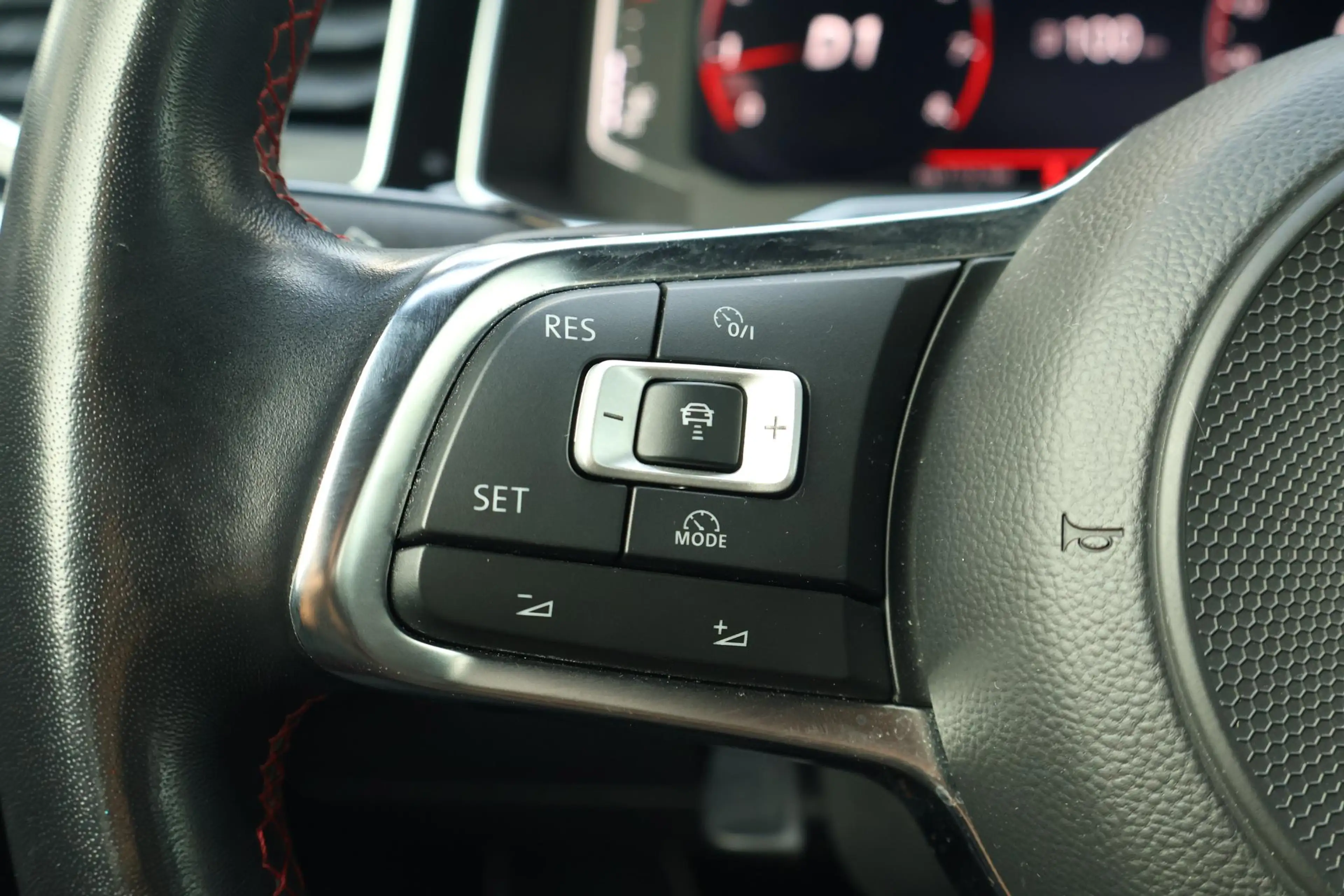 Volkswagen Polo GTI 2.0 TSI / Beats / PDC — photo 13