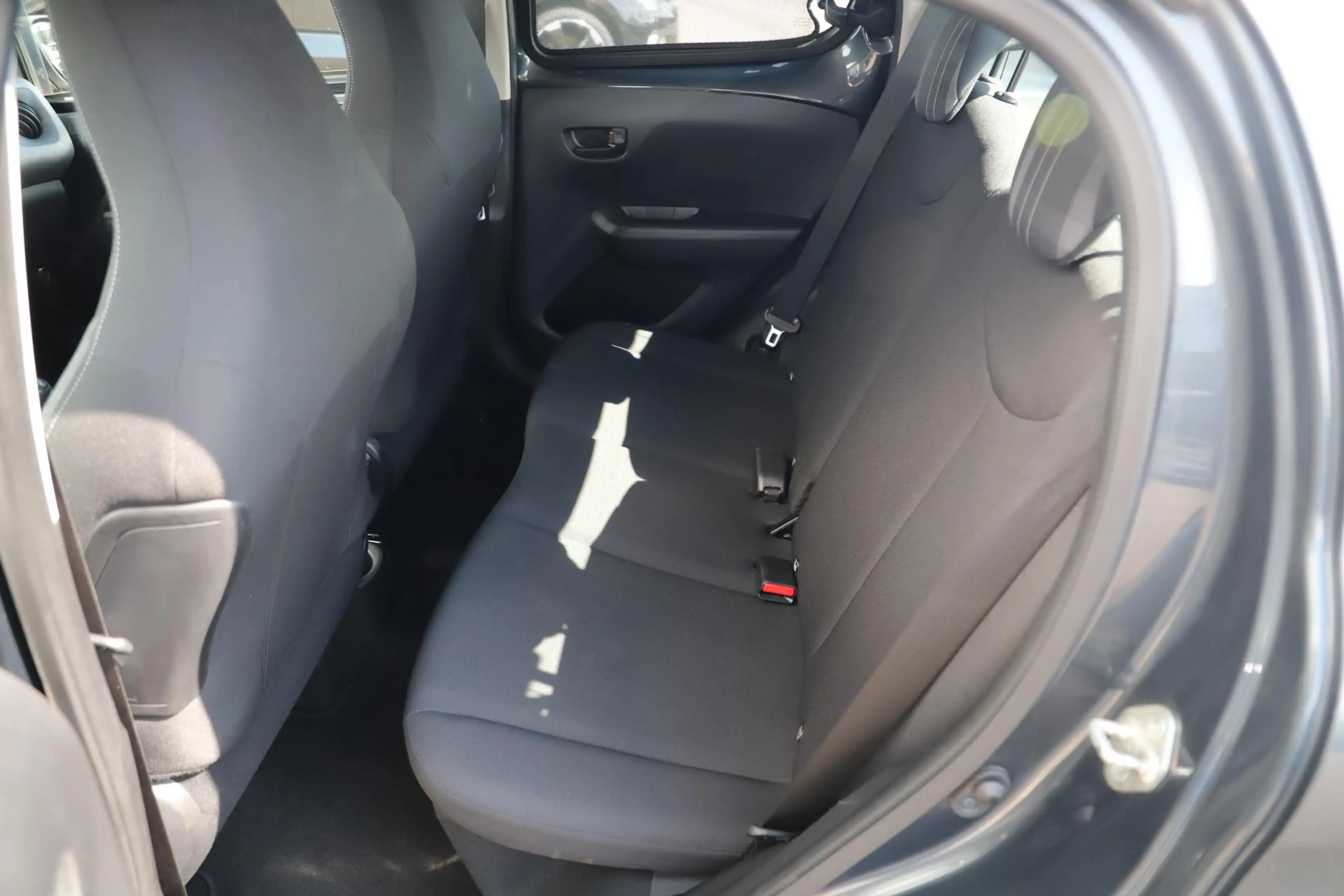 Peugeot 108 1.0 e-VTi Active Radio Bluetooth Airco LED Elektri — photo 7