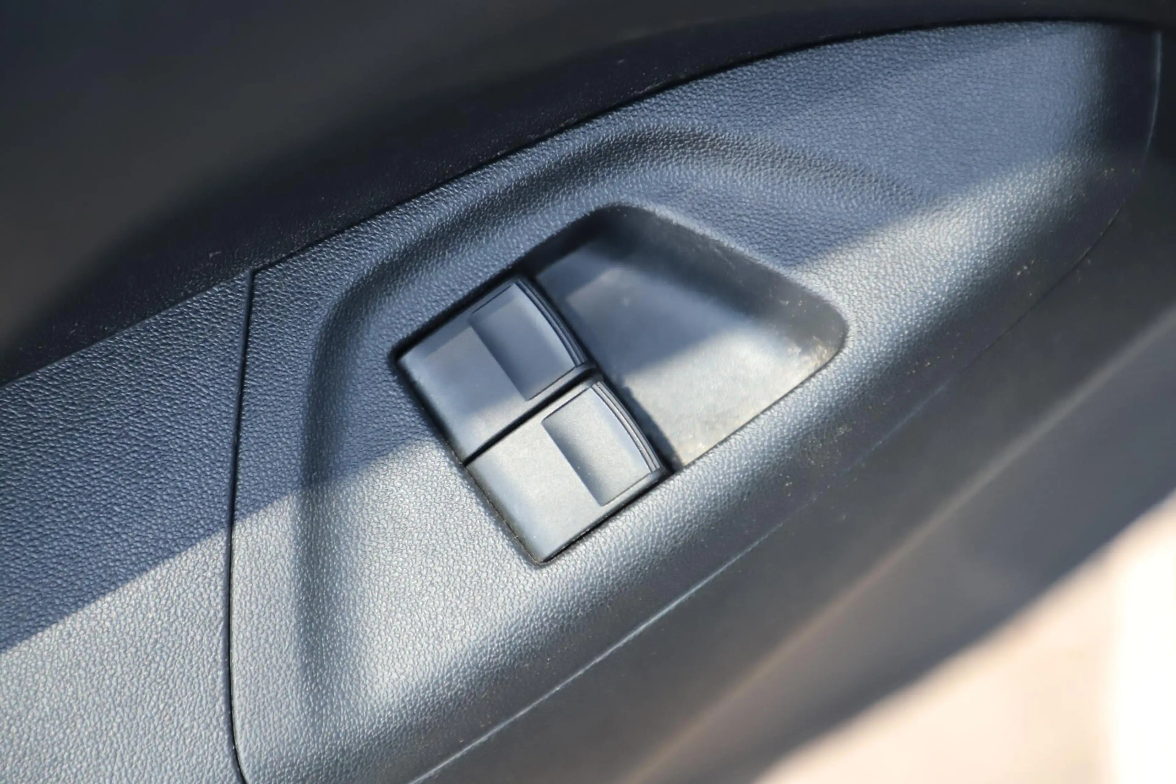 Peugeot 108 1.0 e-VTi Active Radio Bluetooth Airco LED Elektri — photo 11