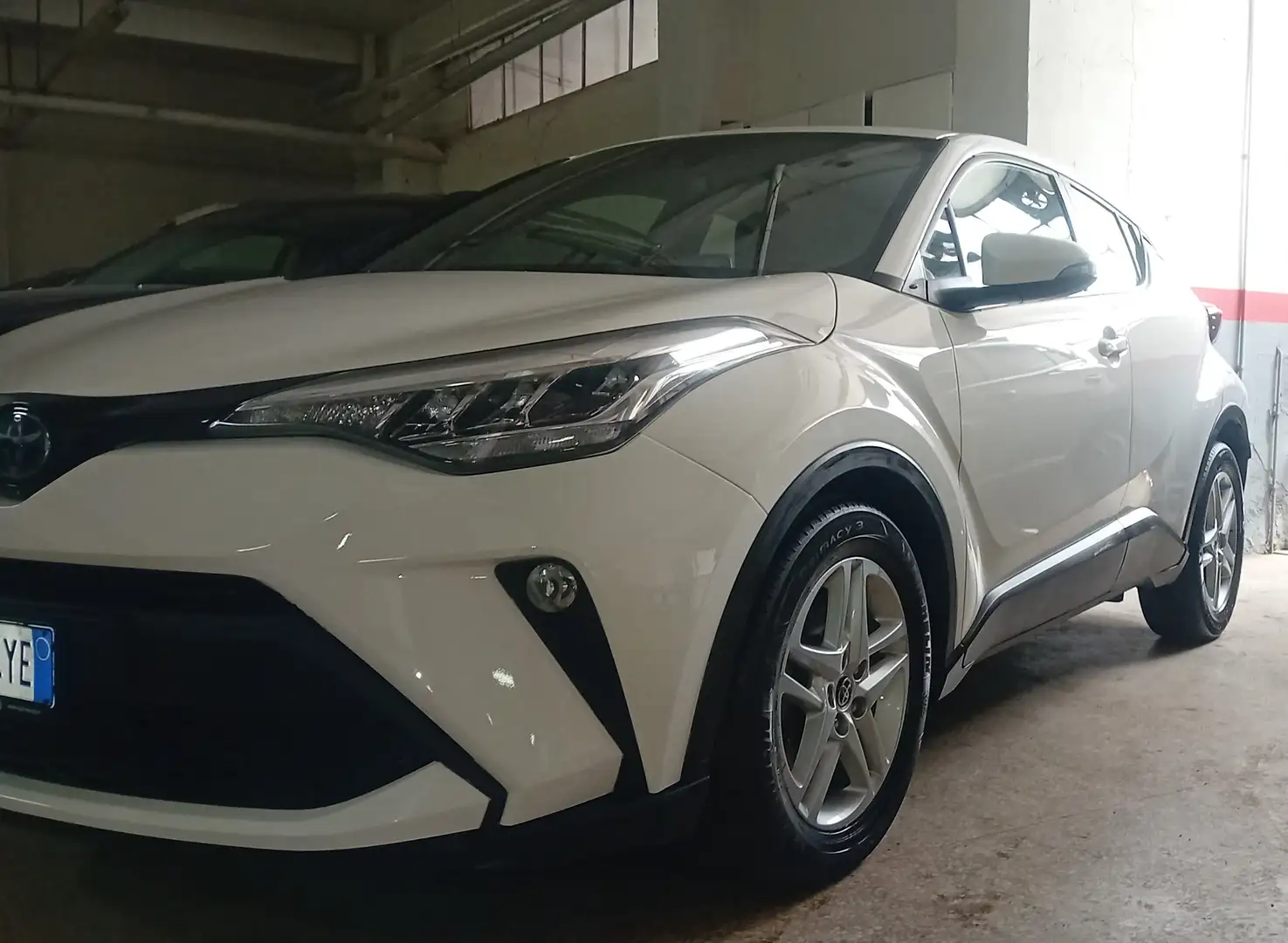 Toyota C-HR C-HR I 2020 1.8h Active e-cvt Bianco - 1