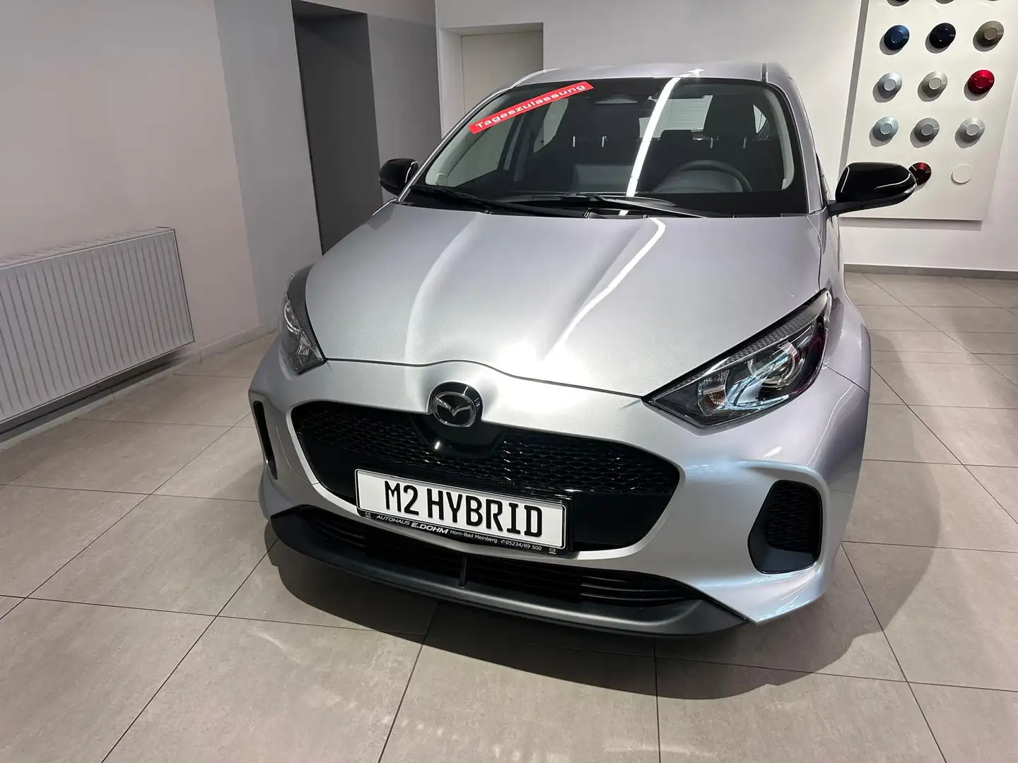Mazda 2 Hybrid 1.5L Hybrid VVT-i Grau - 1