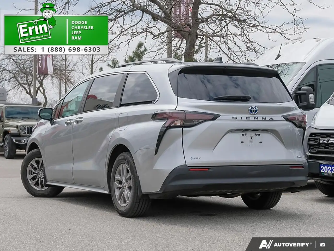 Toyota Sienna снимка Toyota Sienna