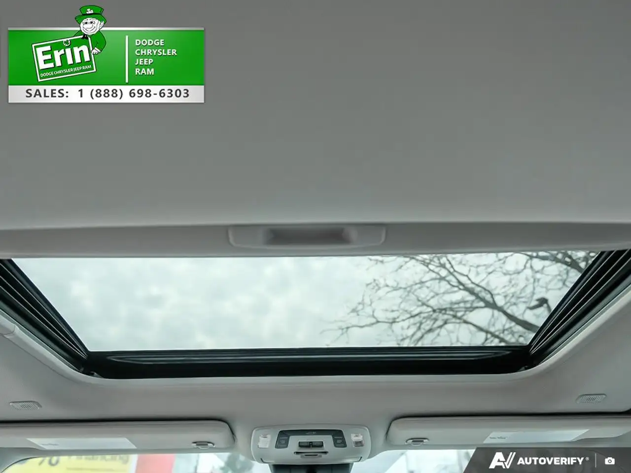 Toyota Sienna снимка Toyota Sienna