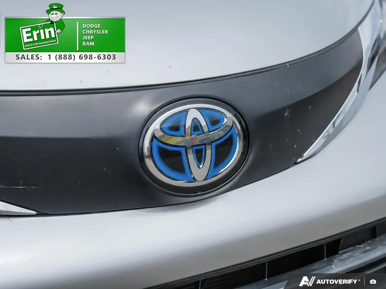 Toyota Sienna снимка Toyota Sienna