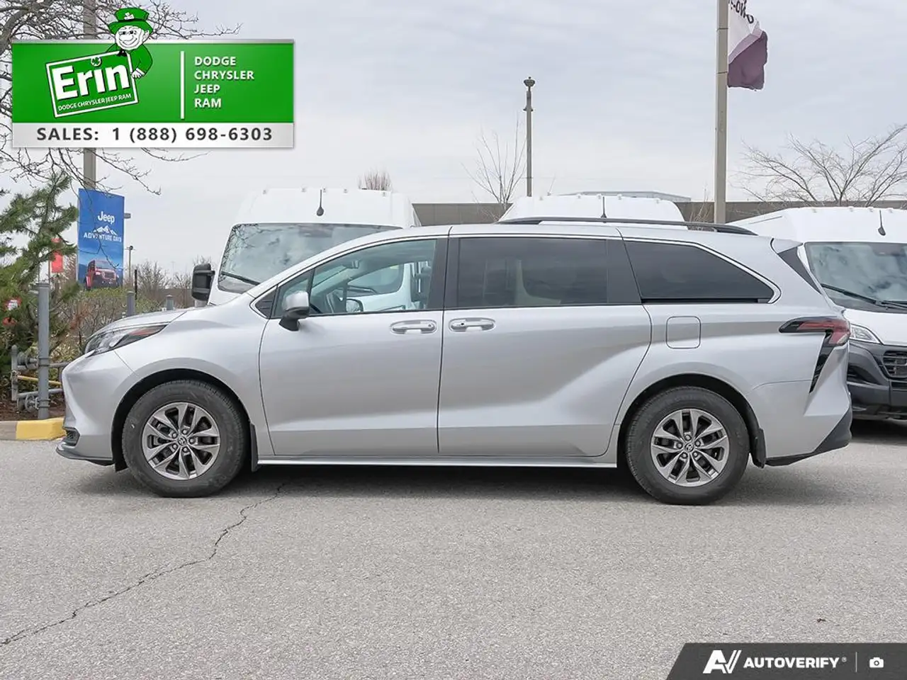 Toyota Sienna снимка Toyota Sienna