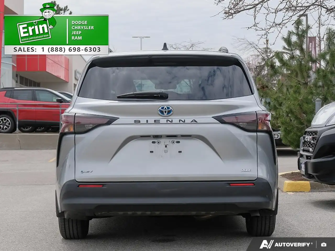 Toyota Sienna снимка Toyota Sienna