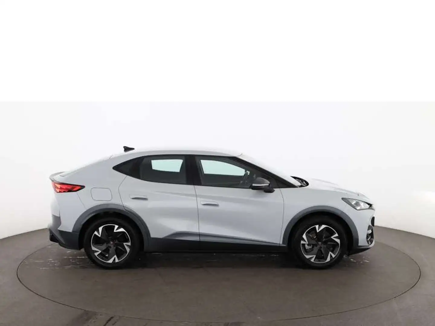 CUPRA Tavascan Edge 77kWh Aut LED RADAR SITZHZG ASSIST Stříbrná - 2