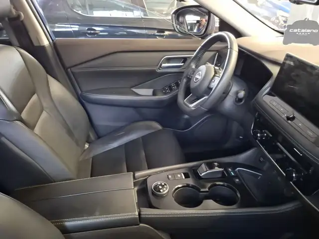 Nissan X-Trail view 5