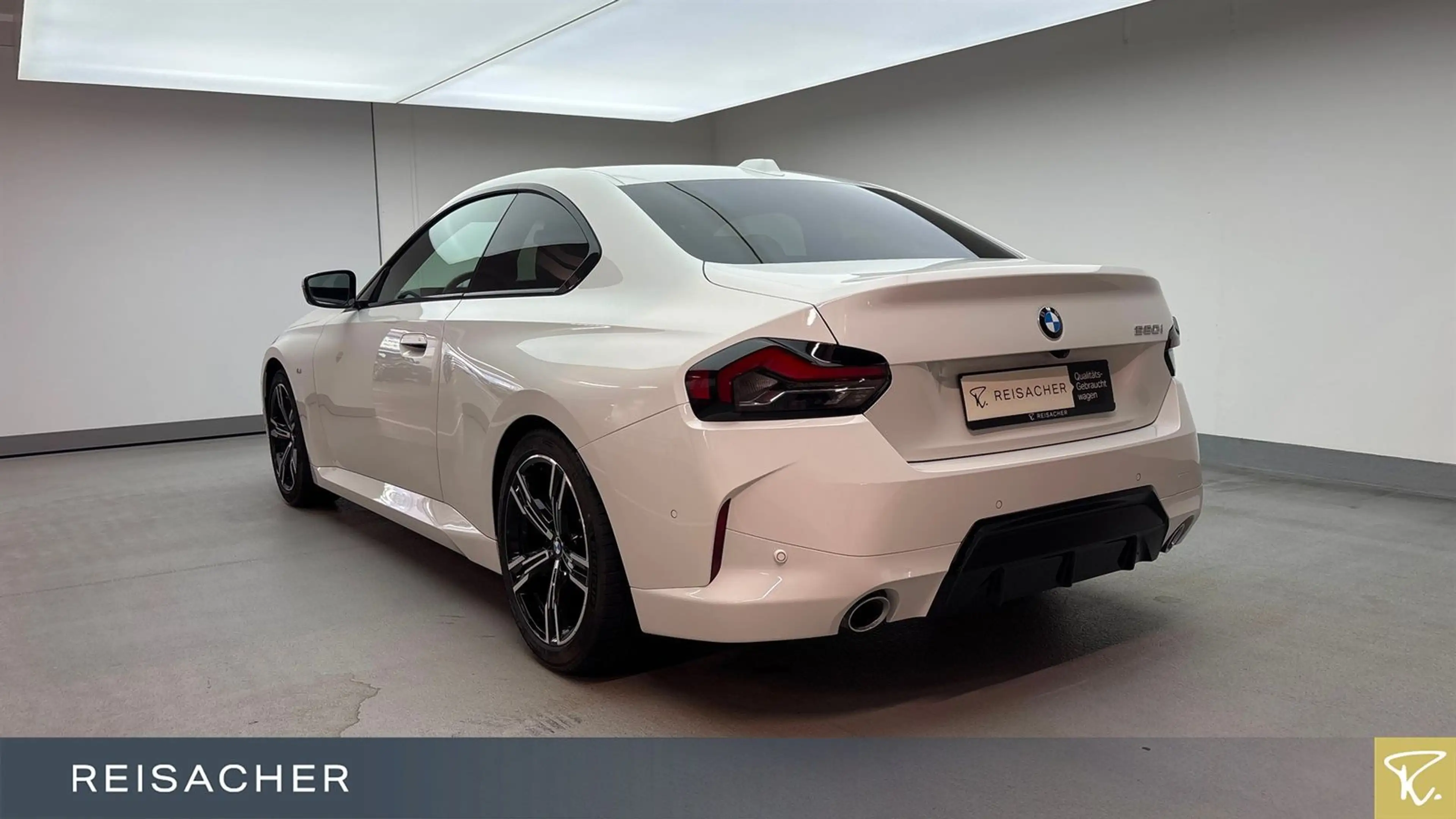 BMW 220 i A Coupé M-Sport,AHK,LC+,ParkAs,LED — photo 2