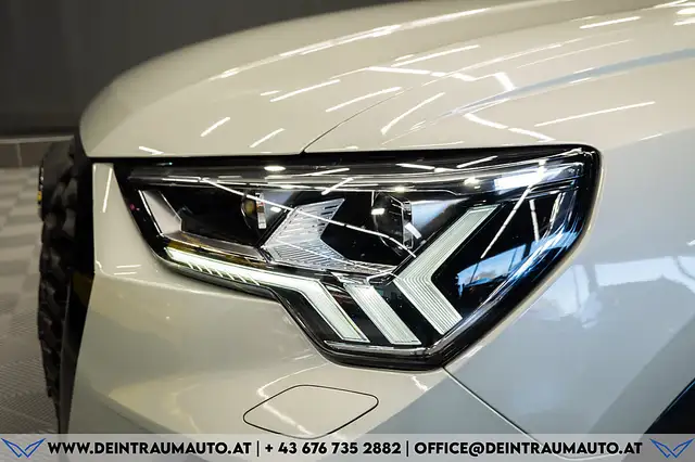 Audi Q3 view 5