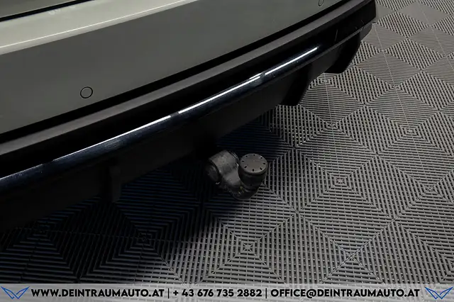 Audi Q3 view 11