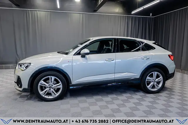 Audi Q3 view 6