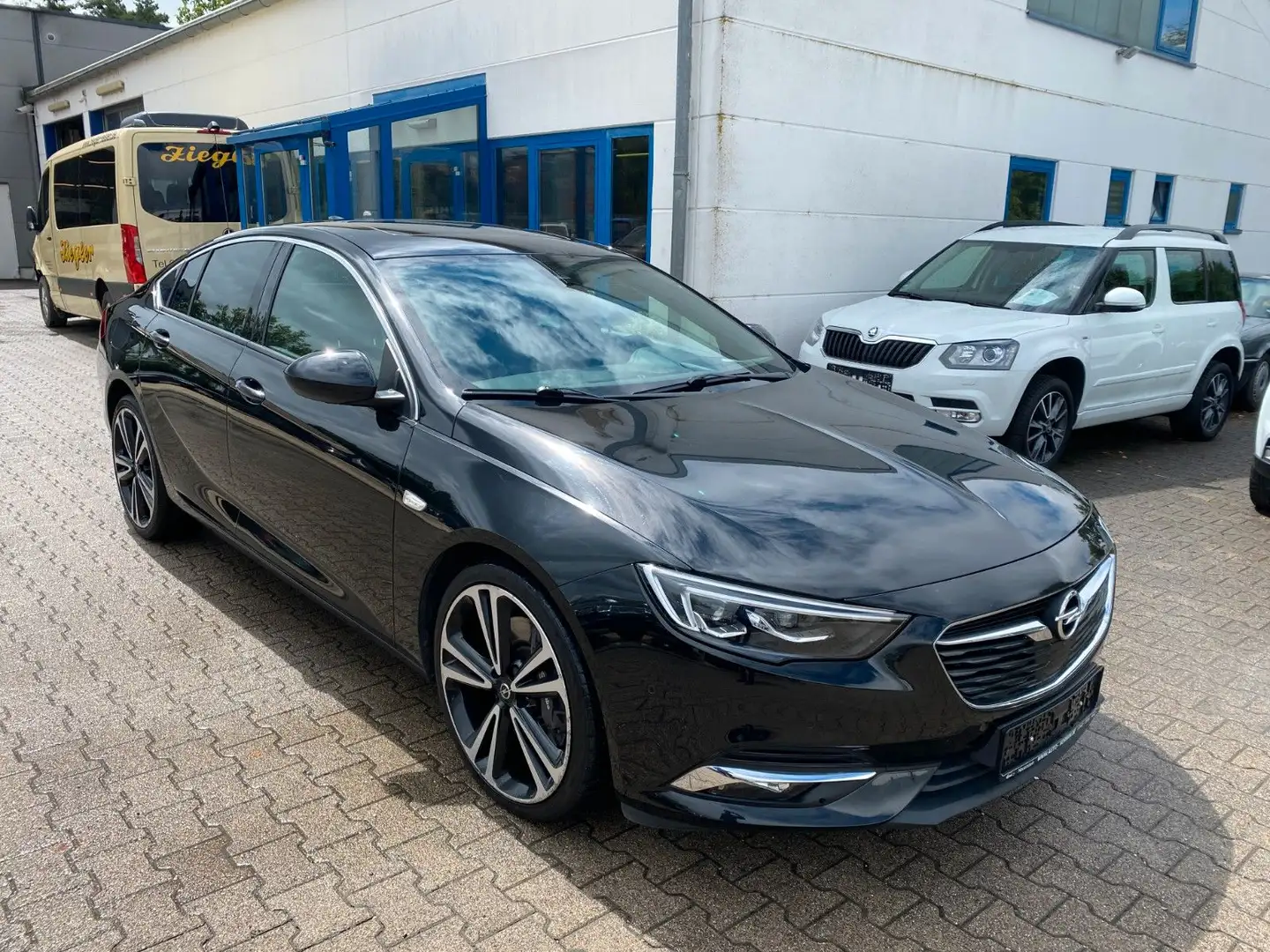 Opel Insignia B Grand Sport Dynamic 4x4 Fekete - 2
