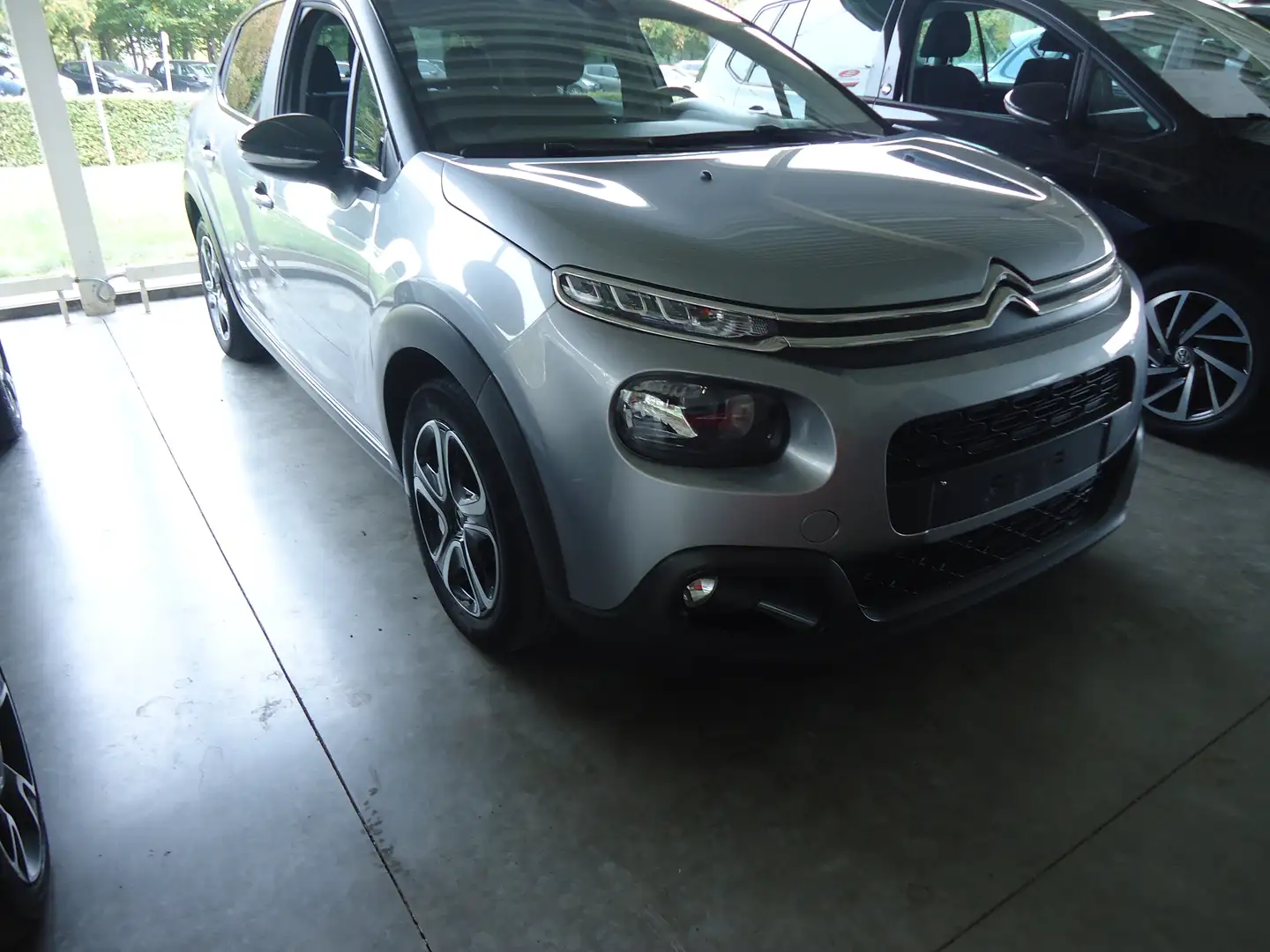 Citroen C3 C3 Pure Tech 83 S Grau - 2