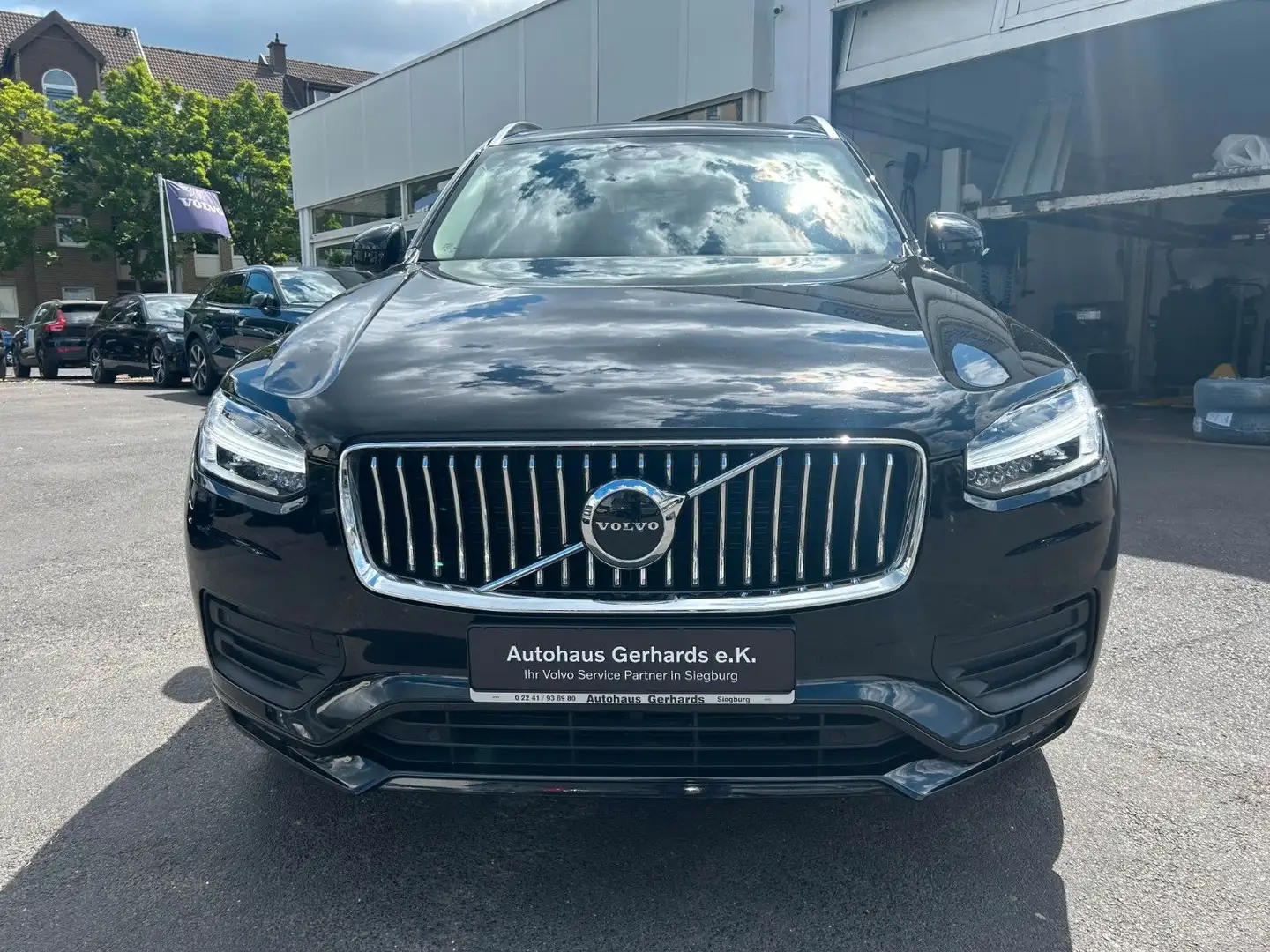 Volvo XC90 B5 Momentum Pro AWD,AHK,Kamera,BLISACC,7Sit Schwarz - 2