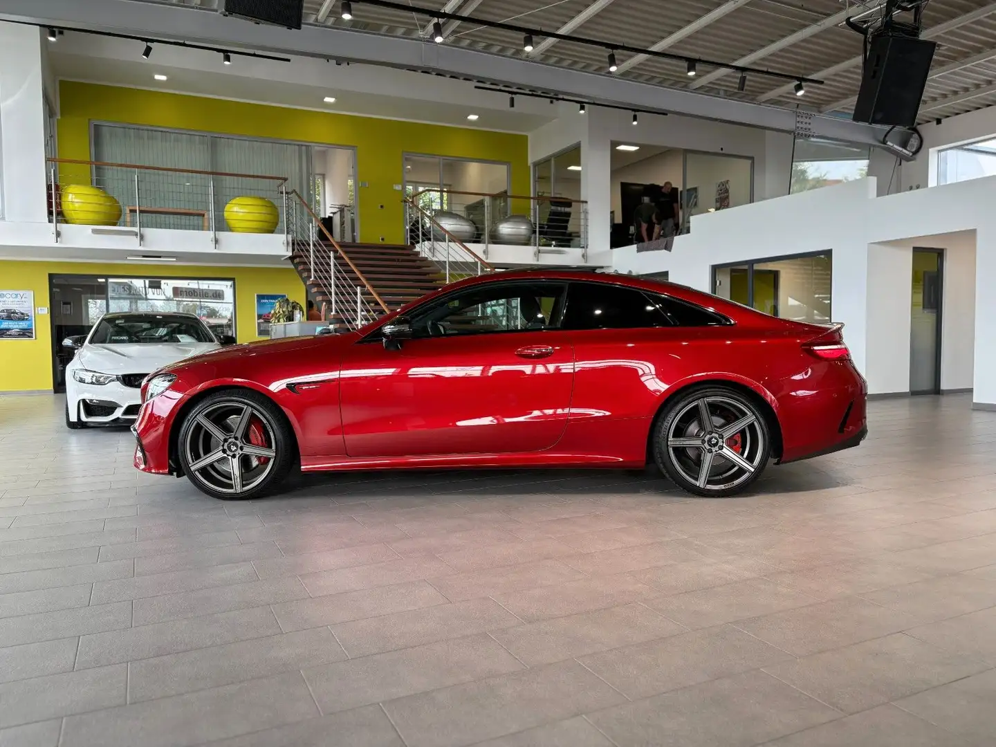 Mercedes-Benz E 200 E200 Coupe AMG Line*360°*Burmester*Night* Rot - 2