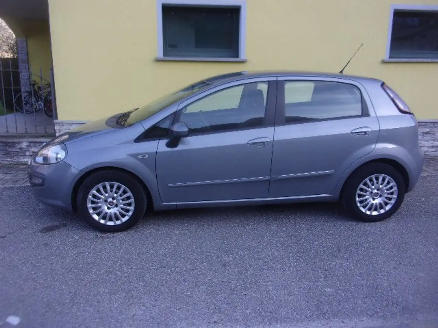 Fiat Punto Evo 5p 1.4 m-air Emotion -X NEO PATENTATI!! Gris - 2
