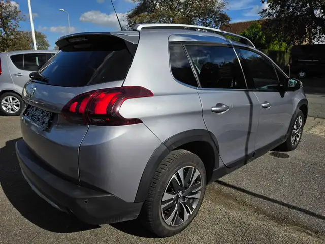Peugeot 2008 view 3
