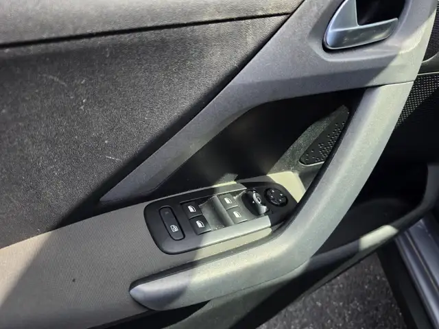 Peugeot 2008 view 8